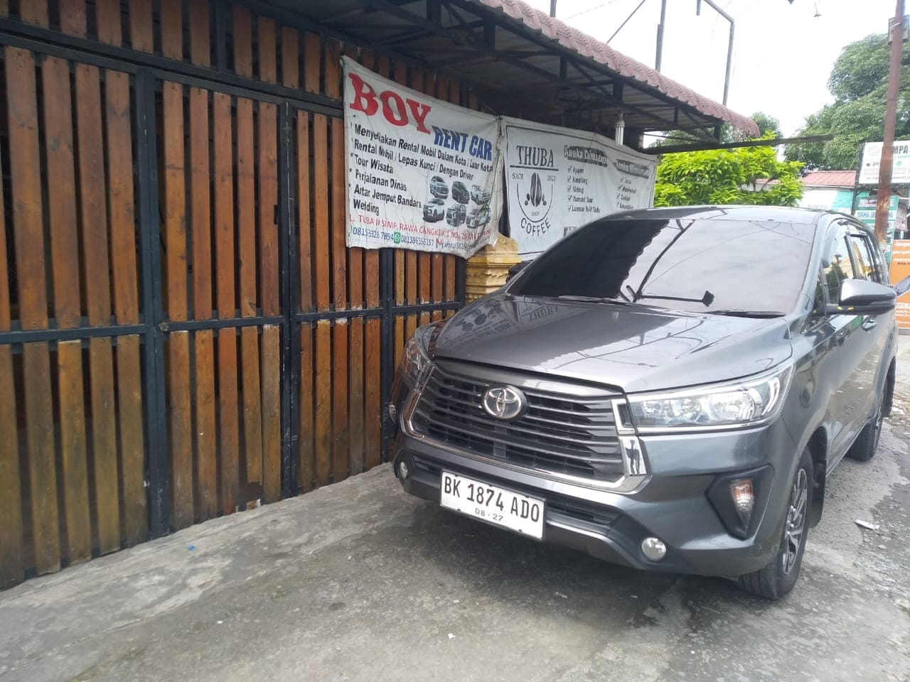 Tim CV BOY MAKMUR JAYA di depan kantor Medan